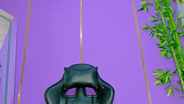 scarlet-jonesx online show from November 4, 2025, 9:25 pm