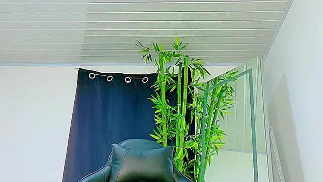 scarlet-jonesx online show from November 27, 2025, 8:55 pm