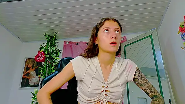 scarlet-jonesx online show from February 18, 2026, 11:33 pm