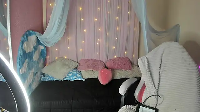 Snapshot of SheryLee chatting on December 17, 2024, 3:17 pm SheryLee online show from December 17, 2024, 3:17 pm