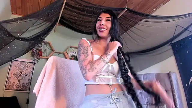 Snapshot of SheryLee chatting on September 19, 2025, 9:04 pm SheryLee online show from September 19, 2025, 9:04 pm