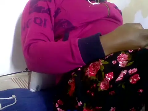 Hot-zeenah online show from October 5, 2025, 6:56 am