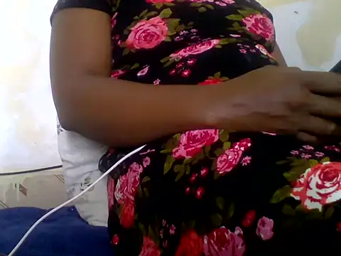 Hot-zeenah online show from November 12, 2025, 6:52 pm