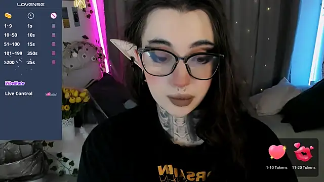 Dixi Pixi  online show from October 25, 2025, 5:48 am