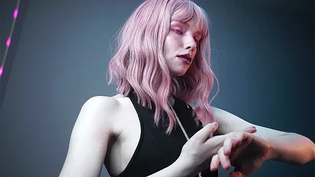 ginger hugs online show from February 25, 2026, 10:19 pm