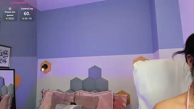 Snapshot of Chloe_fischer_ chatting on October 28, 2025, 2:53 pm Chloe fischer online show from October 28, 2025, 2:53 pm