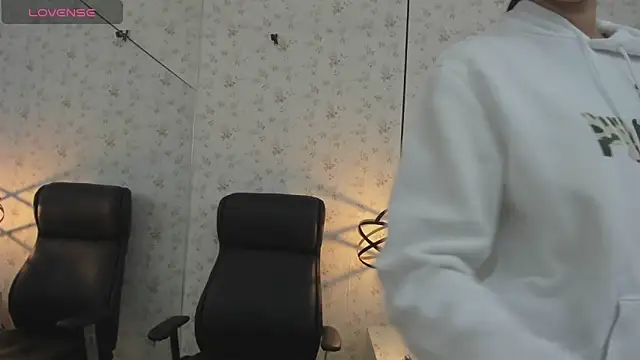 MissSussy online show from April 15, 2026, 12:34 pm