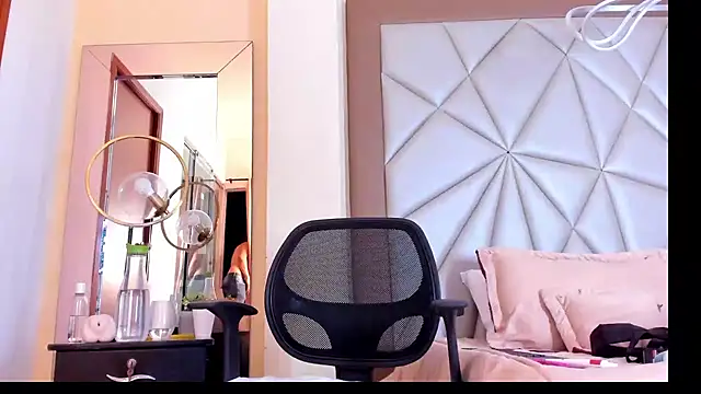 Snapshot of Karimferrer chatting on January 24, 2025, 8:44 am Karimferrer online show from January 24, 2025, 8:44 am