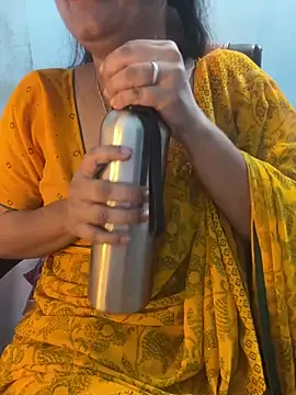 Spicy sari girl online show from May 20, 2026, 1:56 am