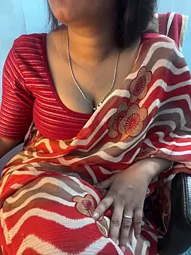 Spicy sari girl online show from May 31, 2026, 3:36 am