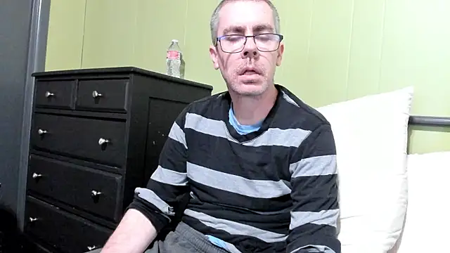 ImportantEquator0 online show from September 28, 2025, 8:25 pm