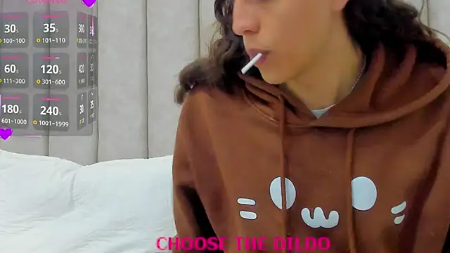 FreyaMoller online show from November 20, 2025, 7:35 pm