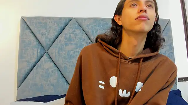 FreyaMoller online show from January 15, 2026, 1:59 pm