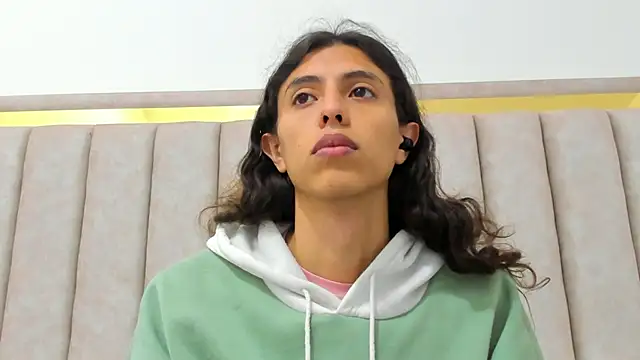 FreyaMoller online show from March 18, 2026, 6:55 pm