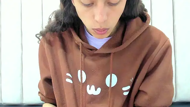 FreyaMoller online show from March 21, 2026, 6:55 pm