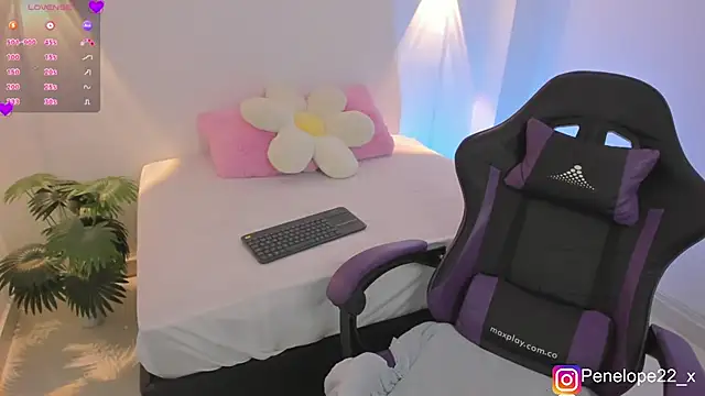 penelope22x  online show from April 3, 2026, 7:06 am