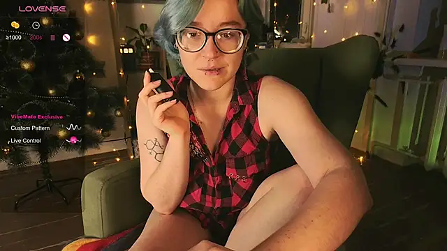 Snapshot of alisahug chatting on December 6, 2024, 5:22 pm alisahug online show from December 6, 2024, 5:22 pm