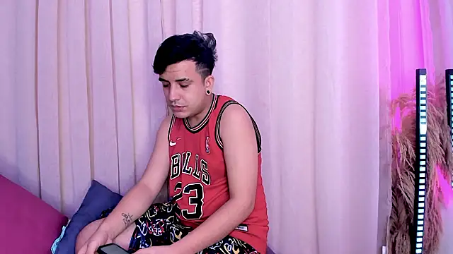 SlimLoves online show from March 1, 2026, 5:09 am