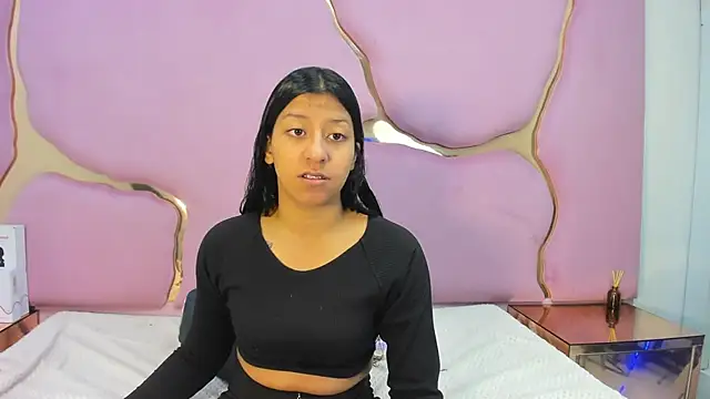 VaneLin18 online show from November 14, 2025, 8:29 pm