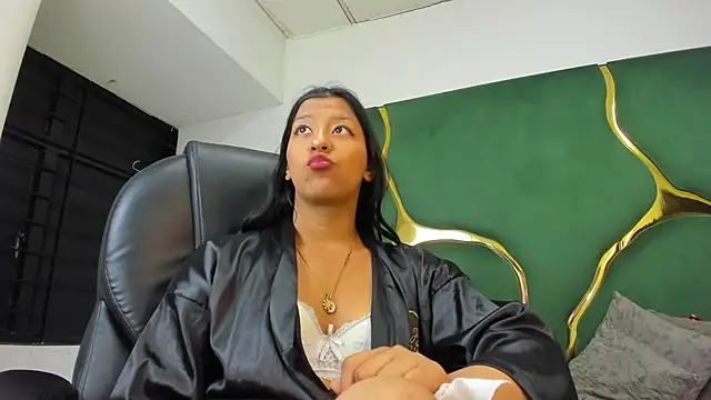 VaneLin18 online show from January 10, 2026, 9:05 pm