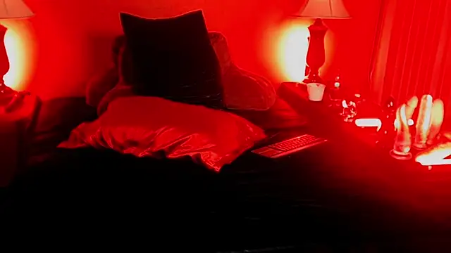 Snapshot of JenniferCD chatting on February 10, 2026, 6:45 pm JenniferCD online show from February 10, 2026, 6:45 pm