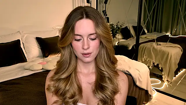 RozzitaBedberry online show from April 10, 2026, 1:05 pm