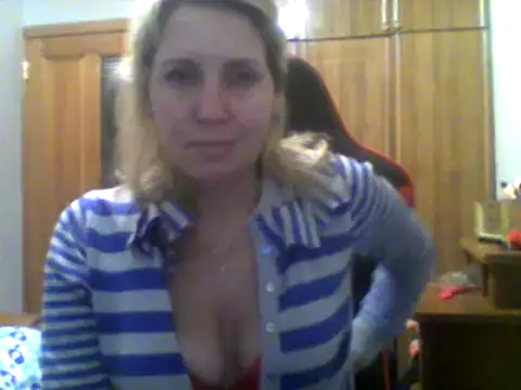 Snapshot of IrinaB1 chatting on January 4, 2025, 3:17 pm IrinaB1 online show from January 4, 2025, 3:17 pm