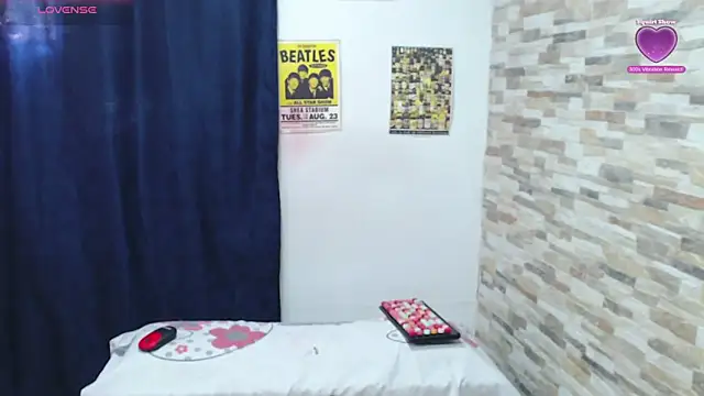 SamanthaSwan online show from February 8, 2025, 1:11 pm