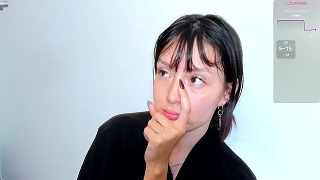 lizzy davis 1 online show from November 7, 2025, 3:50 am