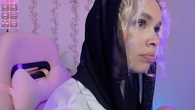 Haelycute online show from March 14, 2026, 3:45 am