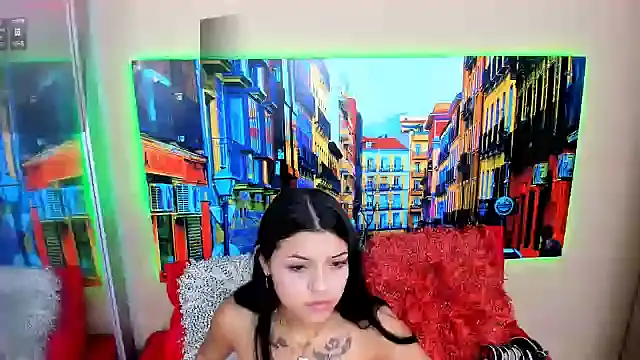 Snapshot of CristalLoren chatting on December 24, 2024, 11:17 am CristalLoren online show from December 24, 2024, 11:17 am