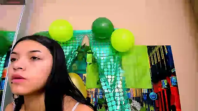 Snapshot of CristalLoren chatting on March 17, 2025, 11:42 am CristalLoren online show from March 17, 2025, 11:42 am