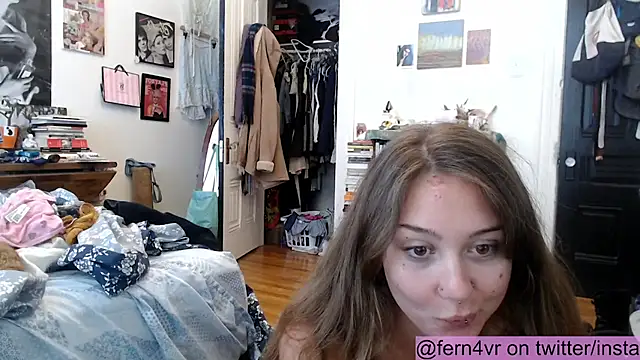 Snapshot of fern4ever chatting on July 5, 2026, 11:45 pm fern4ever online show from July 5, 2026, 11:45 pm