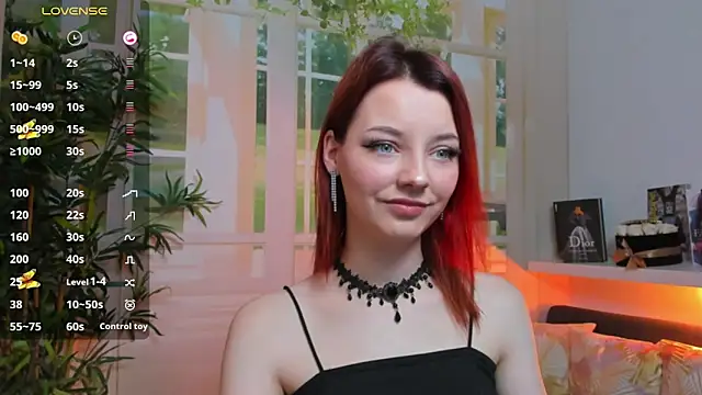 pretty little thing online show from February 12, 2025, 4:55 pm