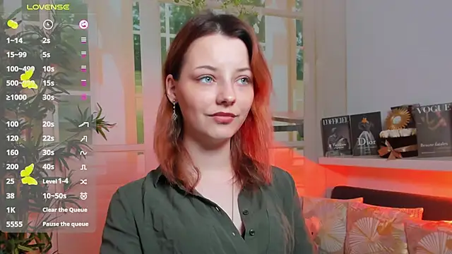 pretty little thing online show from March 13, 2025, 7:06 pm