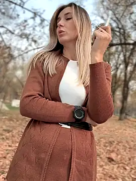 Crazy-Rosa online show from October 28, 2025, 8:29 am