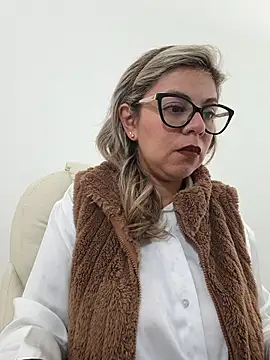 Cata Office-12 online show from October 29, 2025, 1:24 pm