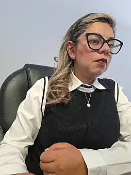 Cata Office-12 online show from November 10, 2025, 1:54 pm