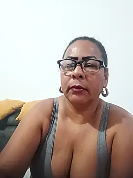 Afroditabichota online show from November 4, 2025, 7:51 am