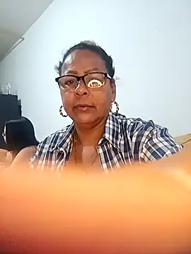 Afroditabichota online show from November 11, 2025, 8:14 am