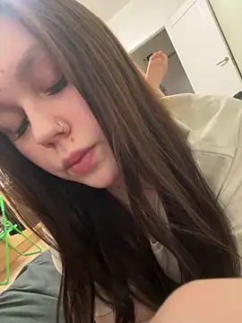 Marylallka5 online show from December 16, 2025, 2:33 pm