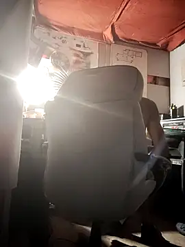 Gillygilly76 online show from October 21, 2025, 9:43 am