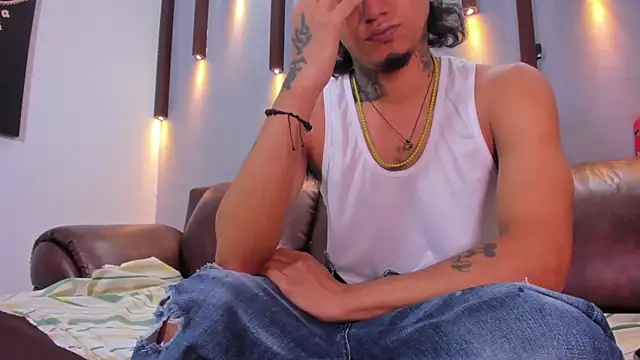 Snapshot of _cannabitch chatting on December 20, 2024, 1:22 pm cannabitch online show from December 20, 2024, 1:22 pm