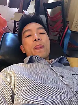 xhqds online show from February 10, 2025, 8:42 am