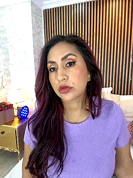 MonicaMoret online show from October 1, 2025, 12:11 pm