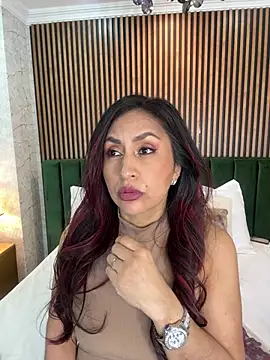 Snapshot of MonicaMoret chatting on February 26, 2026, 12:48 pm MonicaMoret online show from February 26, 2026, 12:48 pm