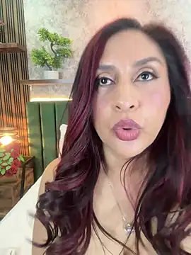 Snapshot of MonicaMoret chatting on June 26, 2026, 12:20 pm MonicaMoret online show from June 26, 2026, 12:20 pm
