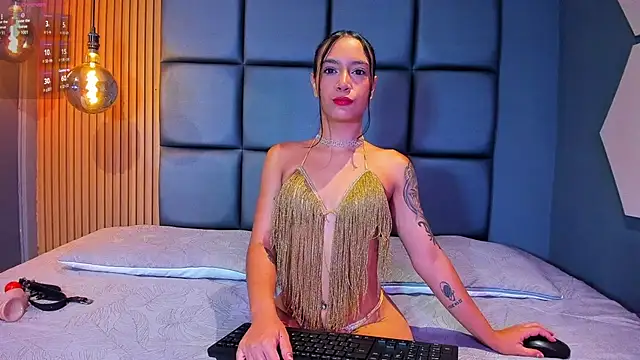 ANDREA  LOVE online show from September 11, 2025, 12:38 pm