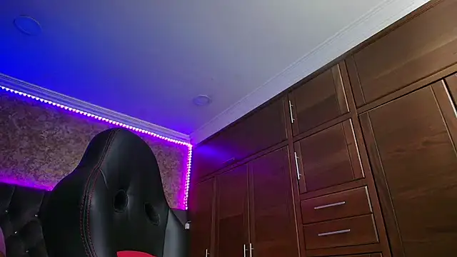 stella xue online show from October 9, 2025, 9:35 pm