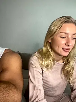 belle98 online show from December 2, 2025, 12:32 pm